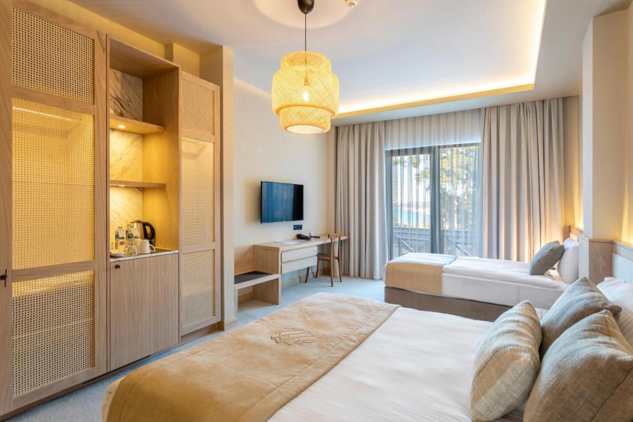 Deluxe Triple Room with Sea View,957943165:JPEG